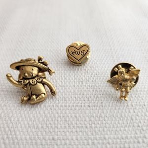 Hallmark The Heart Remembers Sympathy 3 Pins Teddy